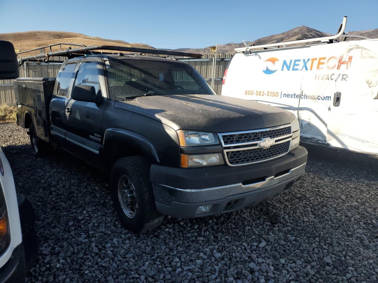 2005 Chevrolet Silverado K2500 Heavy Duty - Image 4