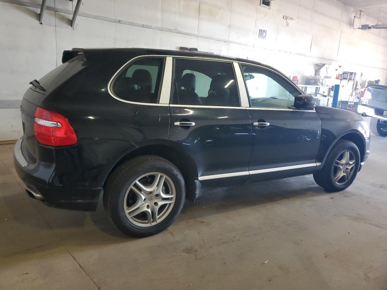 2010 Porsche Cayenne S - Фото 3