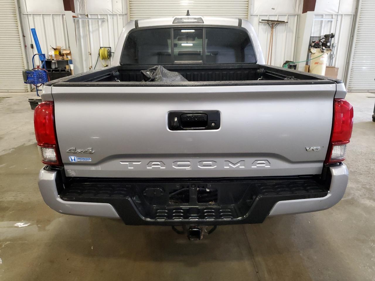 2018 Toyota Tacoma Double Cab - Фото 6