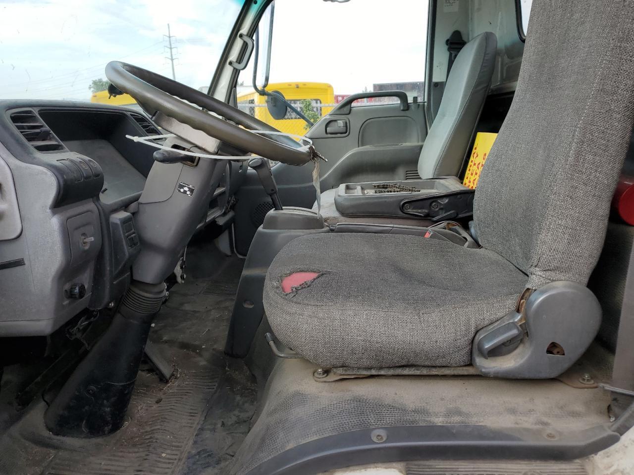 2002 Isuzu Npr - Фото 7