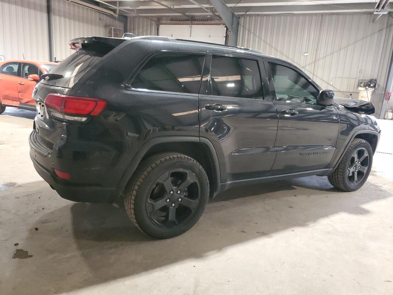2019 Jeep Grand Cherokee Laredo - Image 3