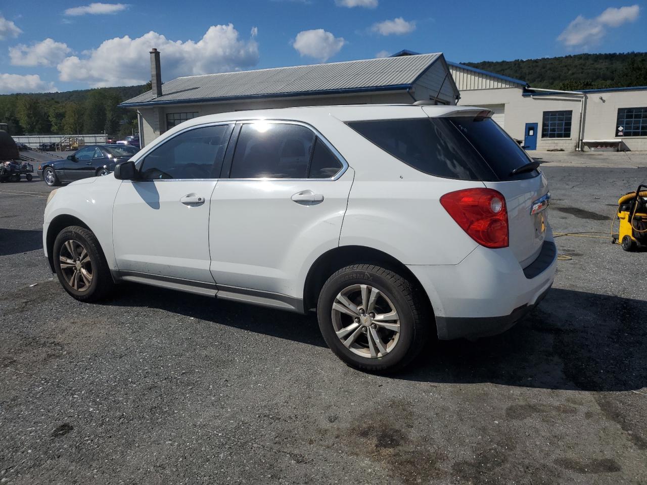 2015 Chevrolet Equinox Ls - Image 2