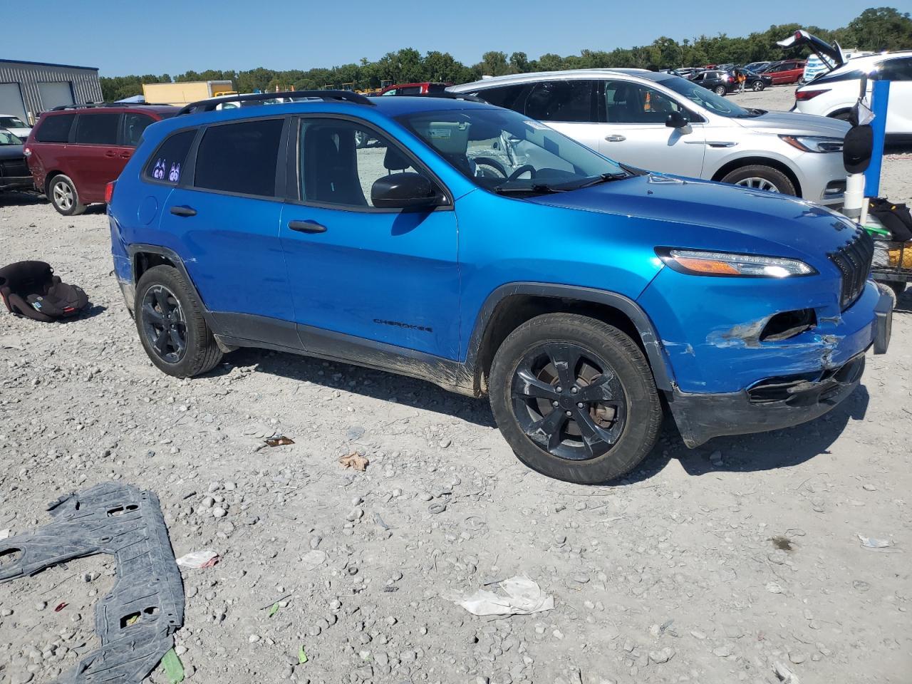 2017 Jeep Cherokee Sport - Фото 4