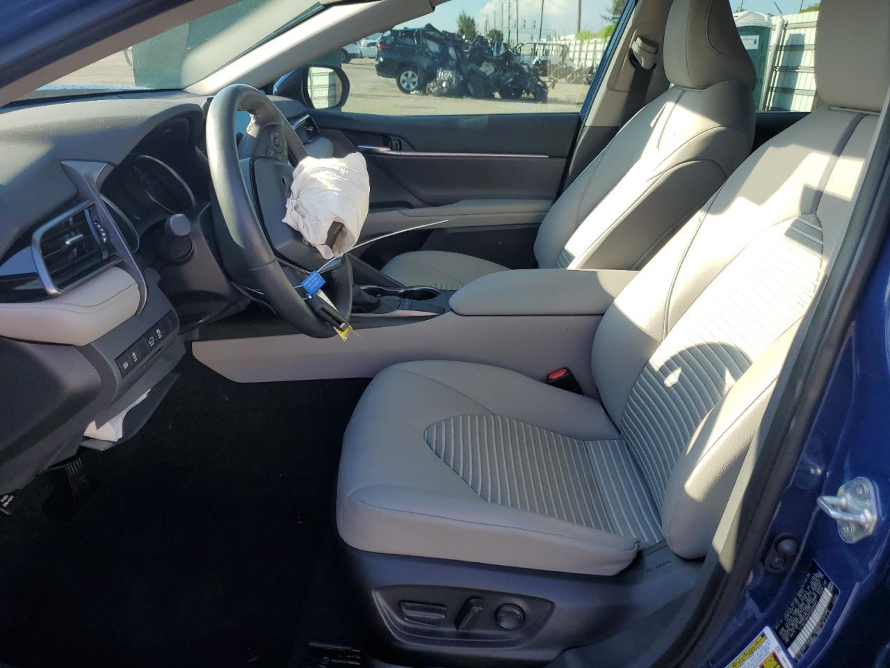 2023 Toyota Camry Se Night Shade - Image 7