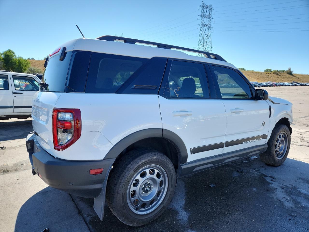 2023 Ford Bronco Sport Outer Banks - Image 3