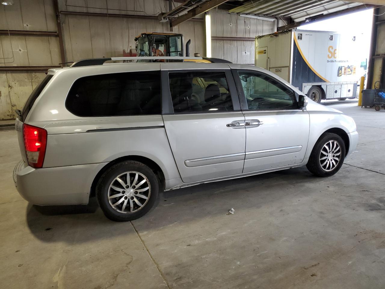 2012 Kia Sedona Ex - Image 3