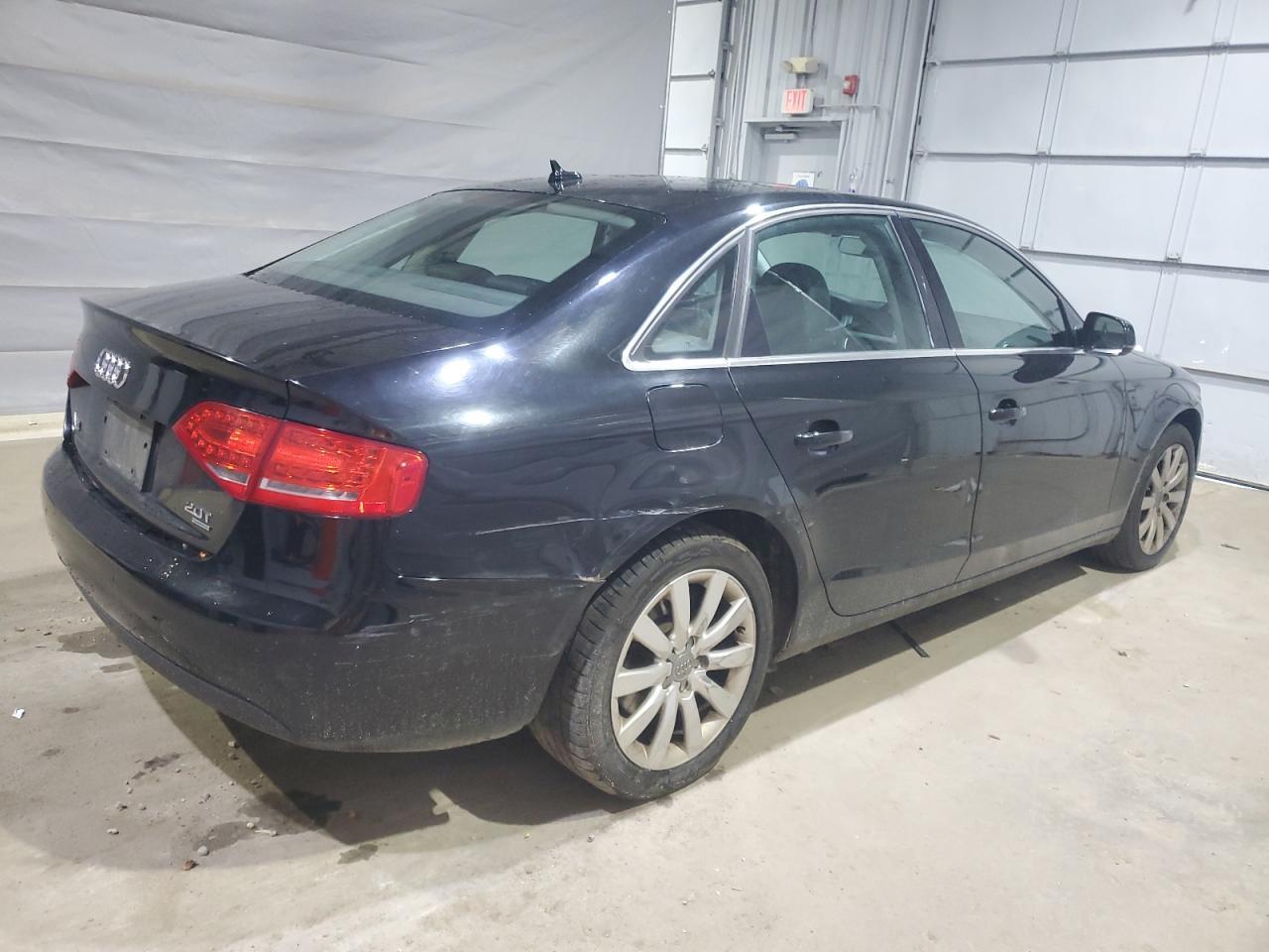 2010 Audi A4 Premium Plus - Фото 3
