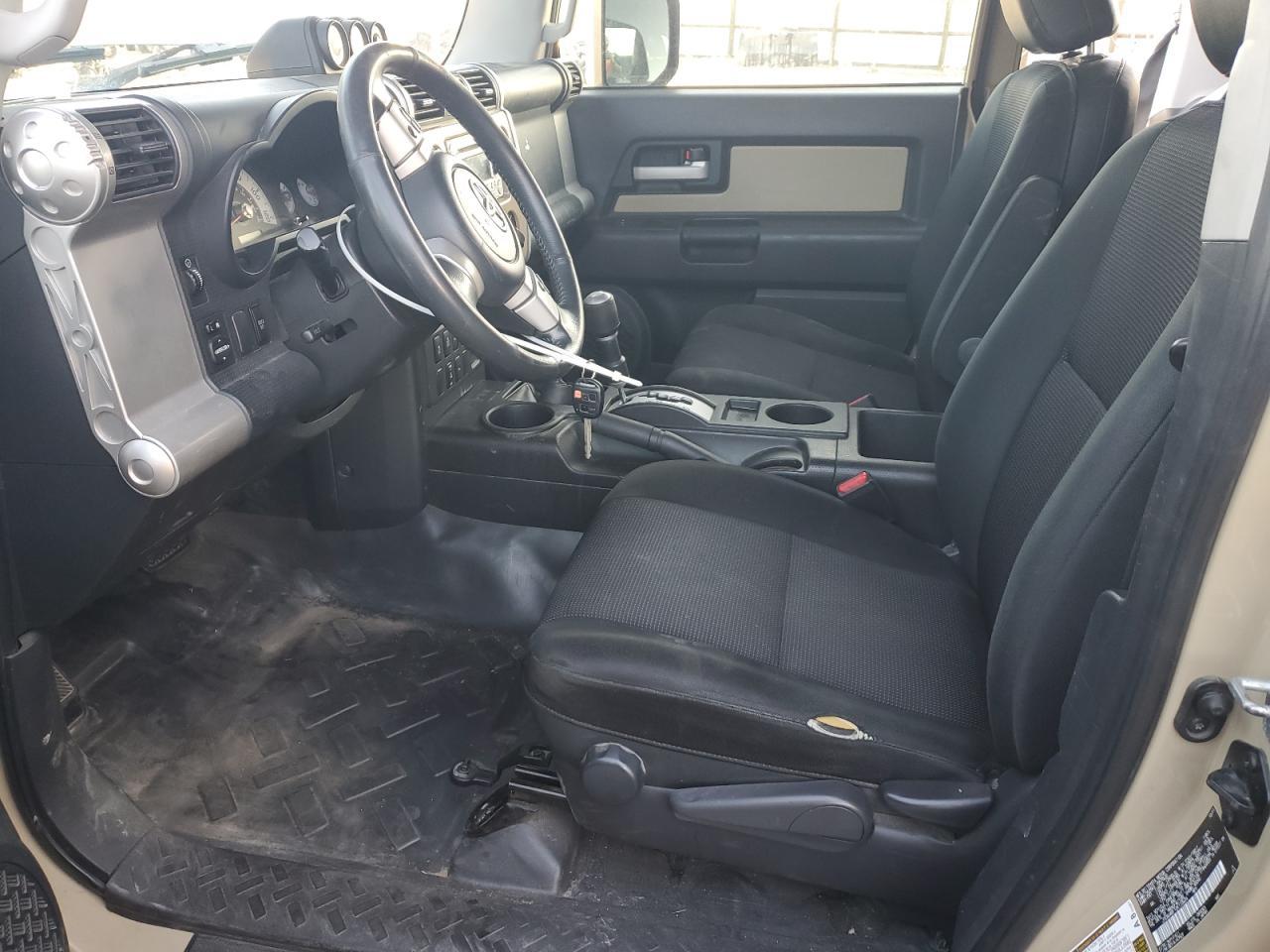 2012 Toyota Fj Cruiser - Image 7