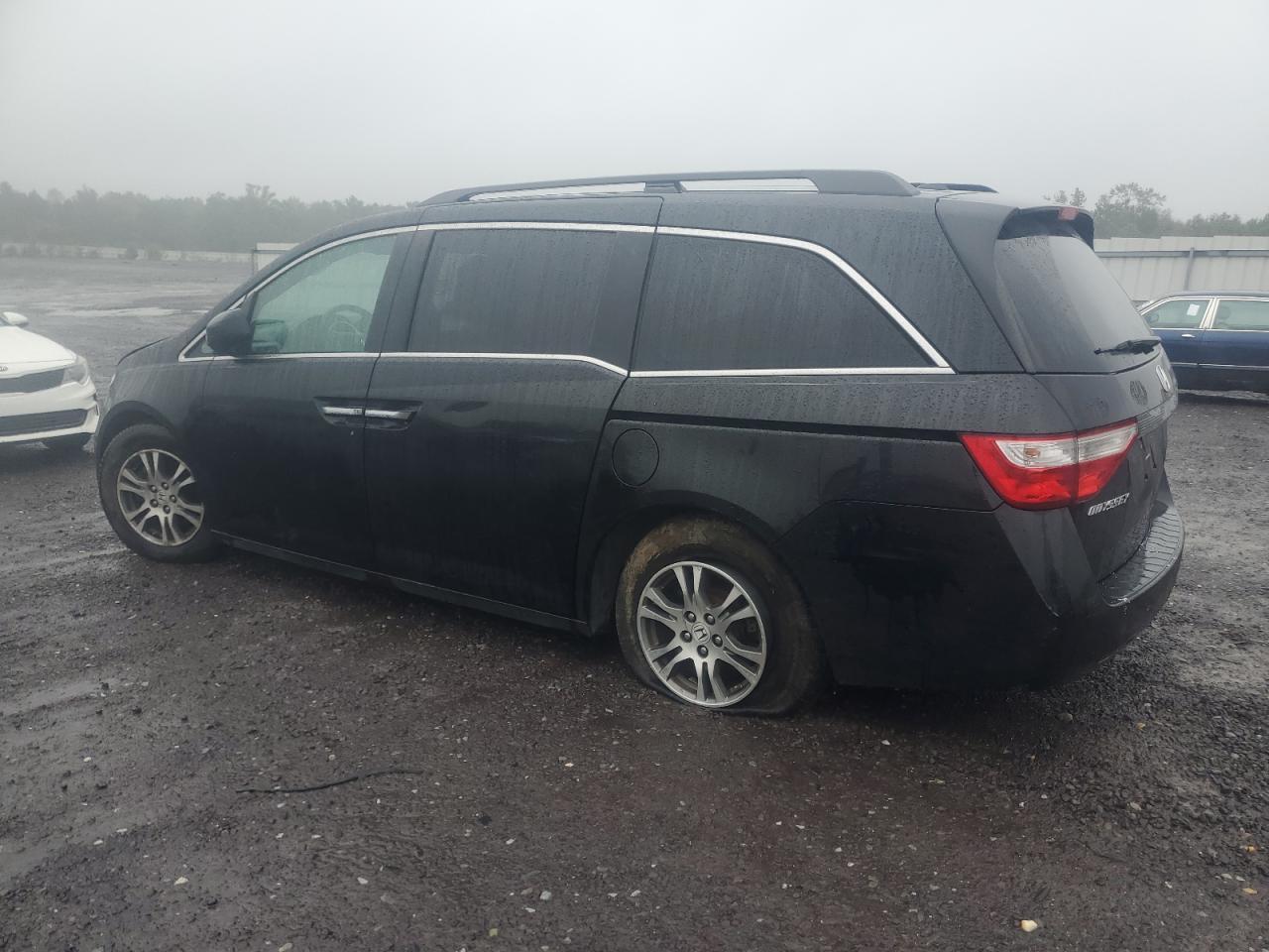 2013 Honda Odyssey Exl - Image 2