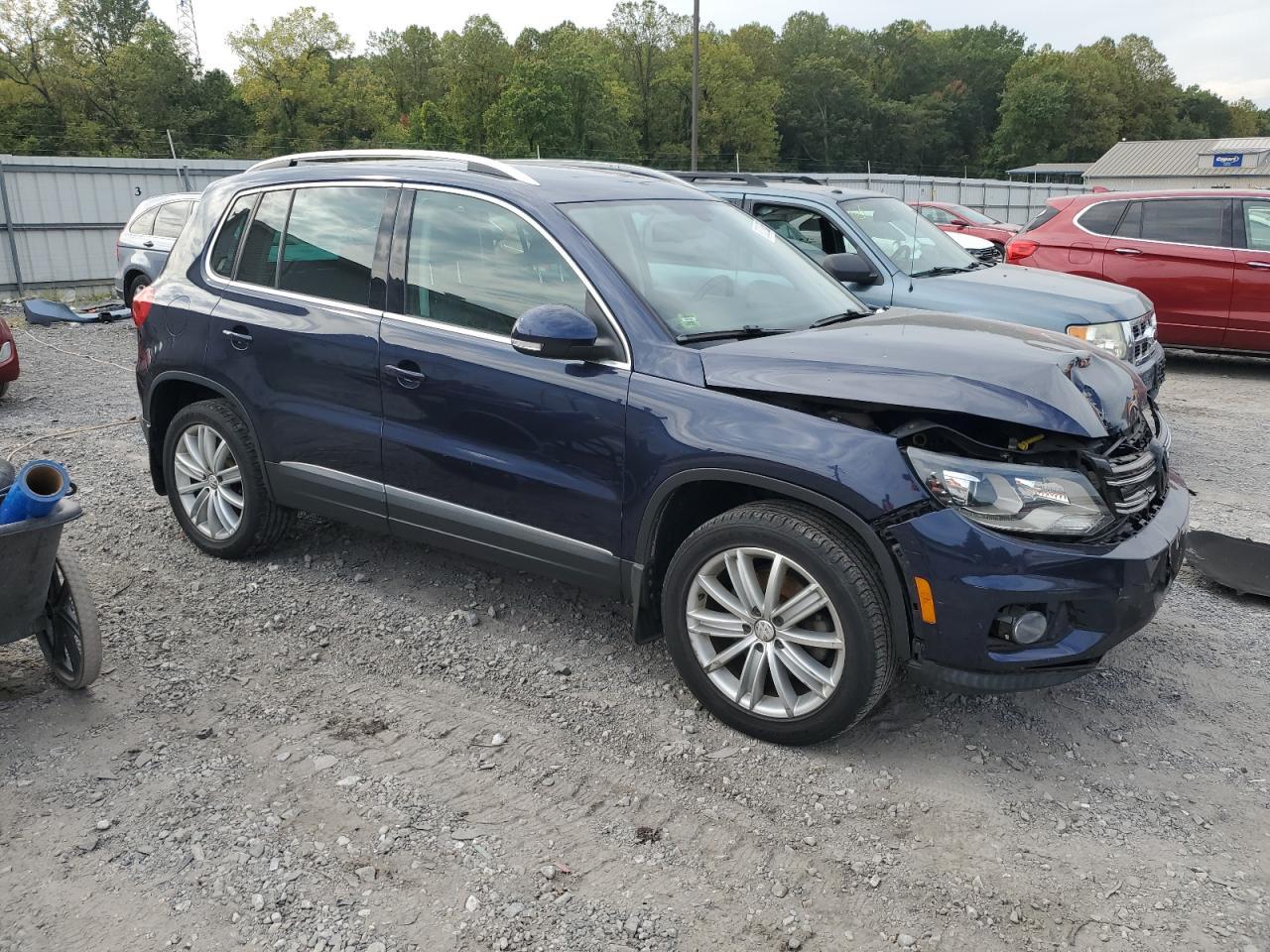 2016 Volkswagen Tiguan S - Image 4