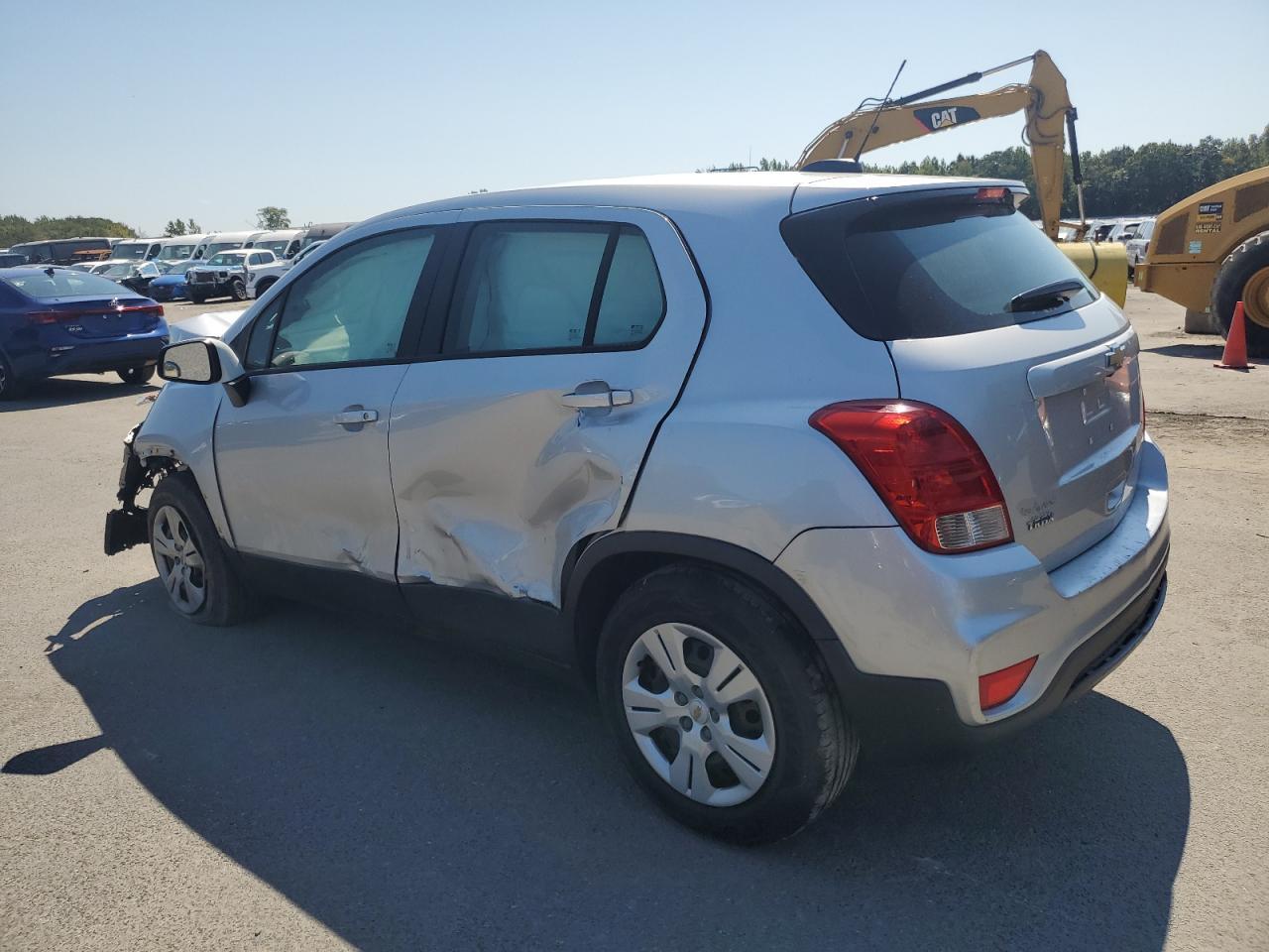 2017 Chevrolet Trax Ls - Image 2