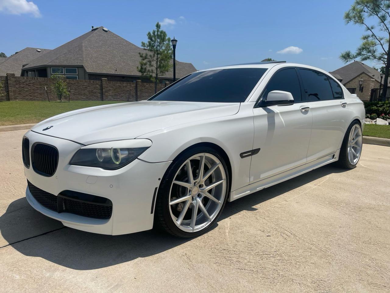 2010 BMW 750 Li - Фото 2