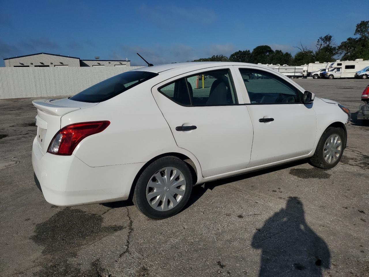 2017 Nissan Versa S - Image 3