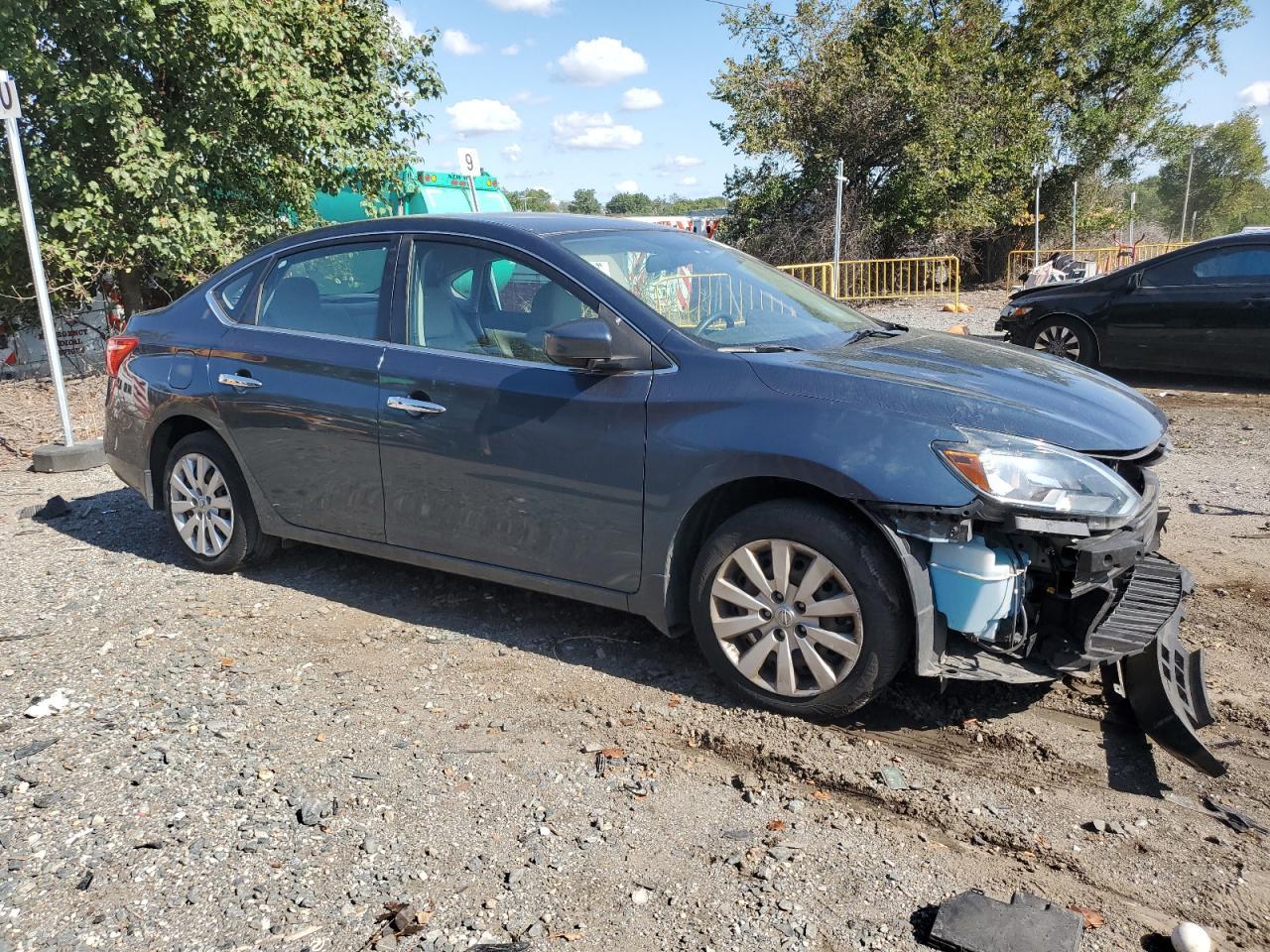 2016 Nissan Sentra S - Image 4