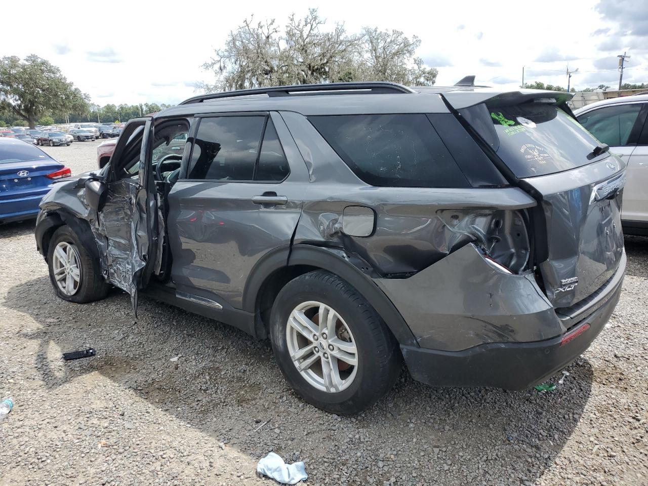 2023 Ford Explorer Xlt - Фото 2