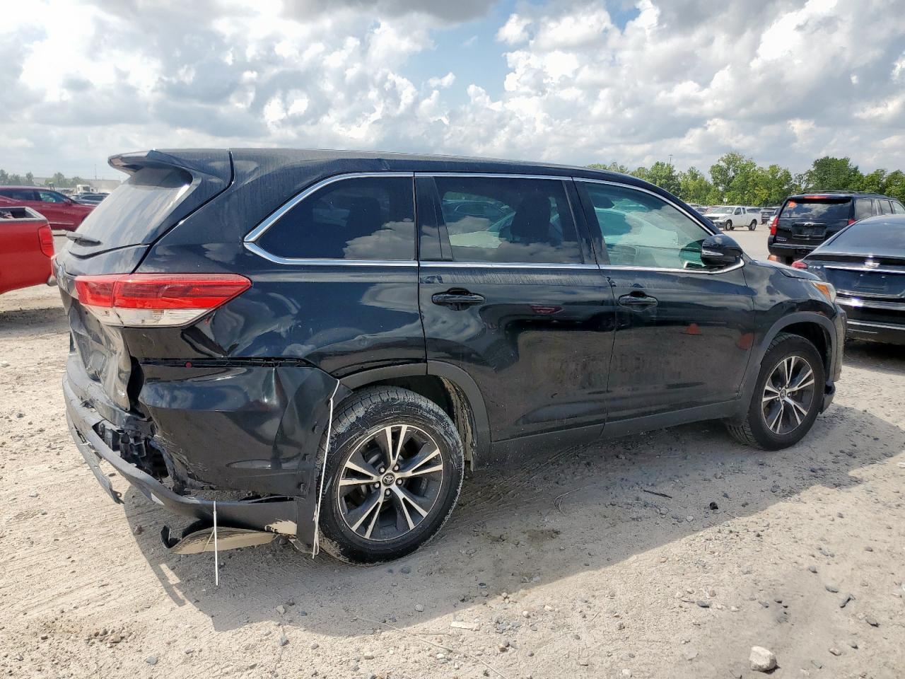 2019 Toyota Highlander Le - Фото 3
