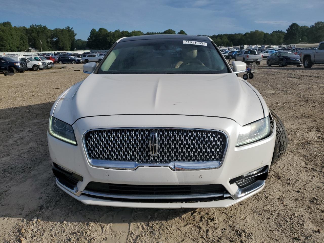 2018 Lincoln Continental Select - Фото 5