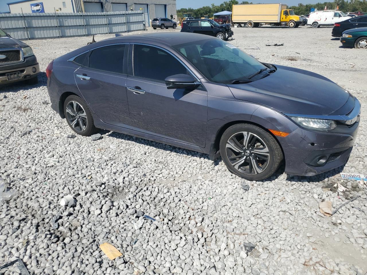 2016 Honda Civic Touring - Фото 4