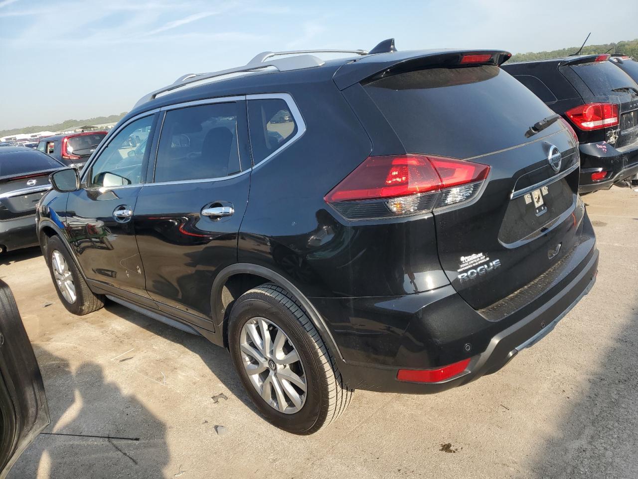 2020 Nissan Rogue S - Фото 2