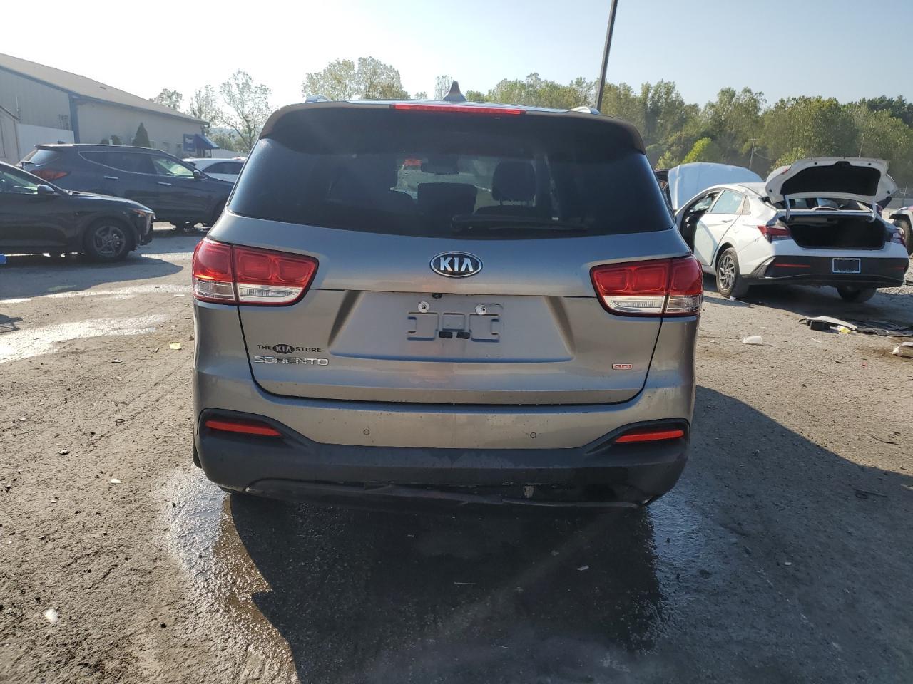 2017 Kia Sorento Lx - Image 6