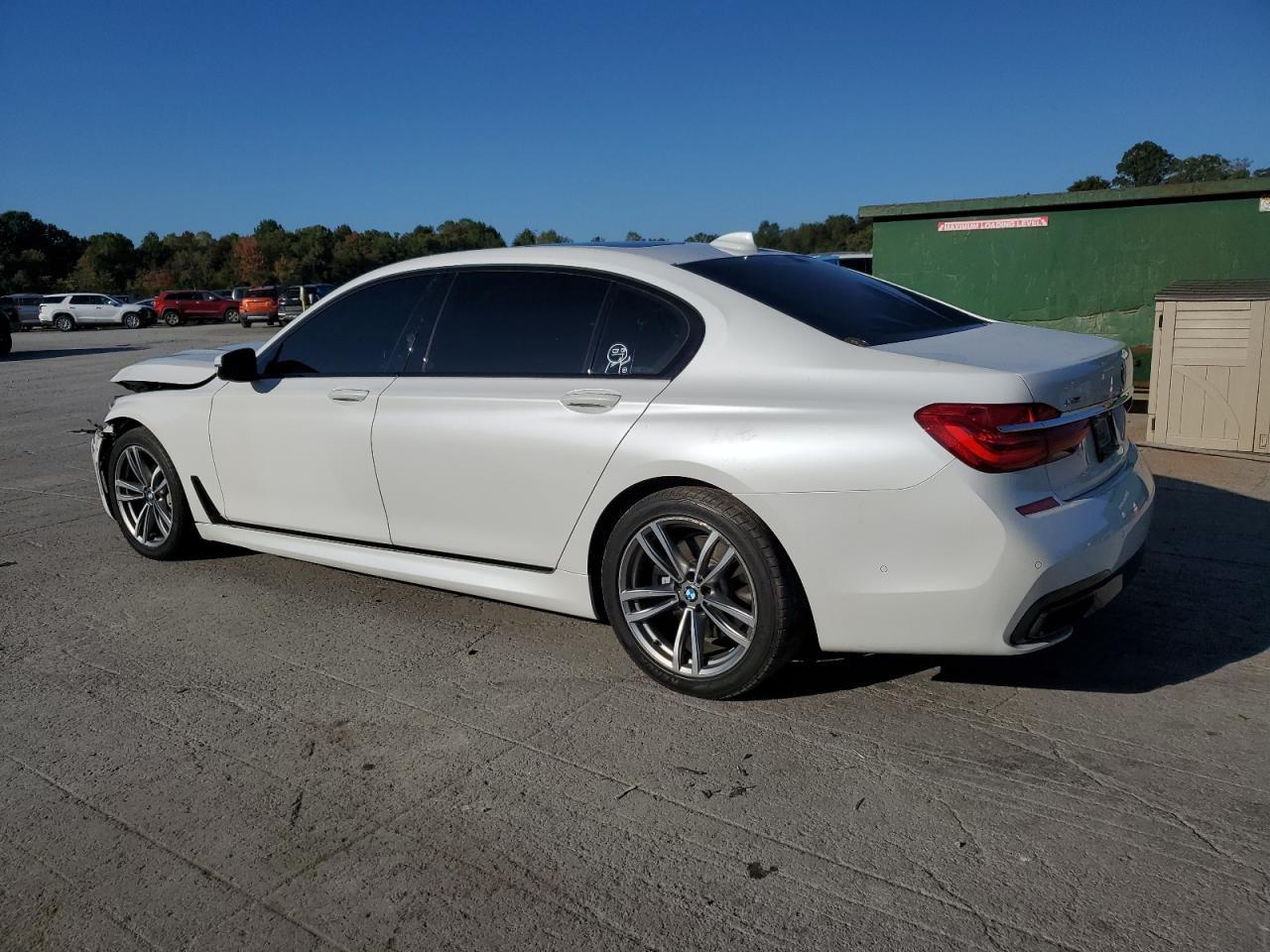 2017 BMW 750 Xi - Image 2