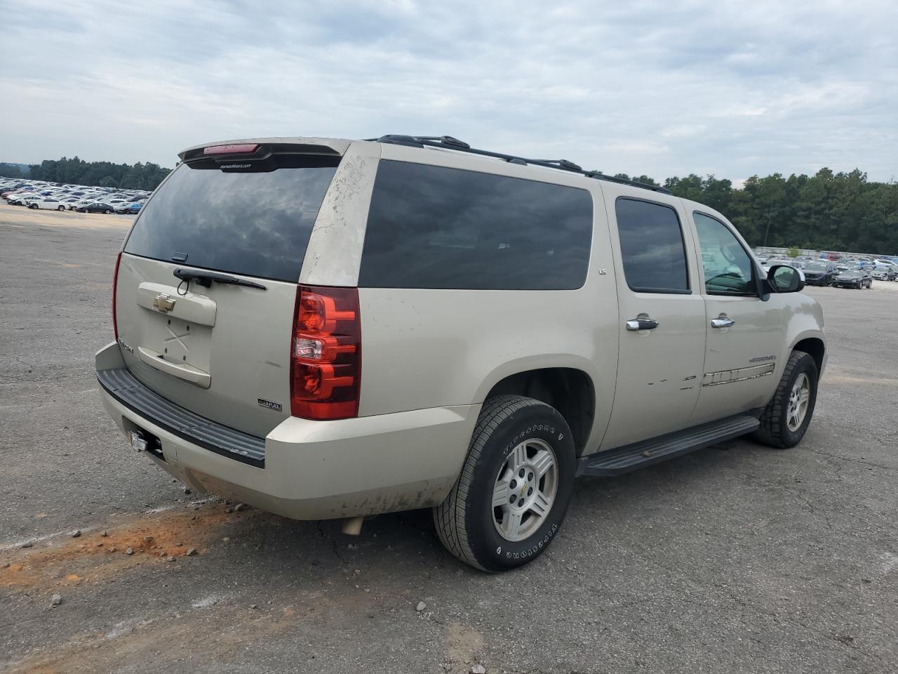 2007 Chevrolet Suburban C1500 - Фото 3