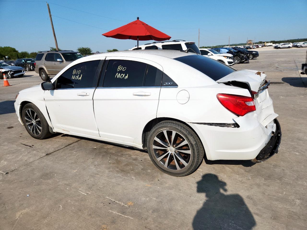 2013 Chrysler 200 Touring - Image 2