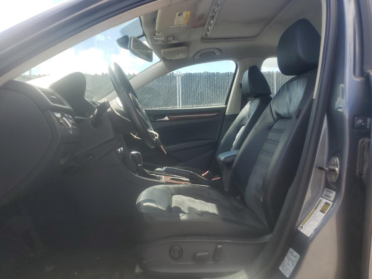 2013 Volkswagen Passat Sel - Image 7
