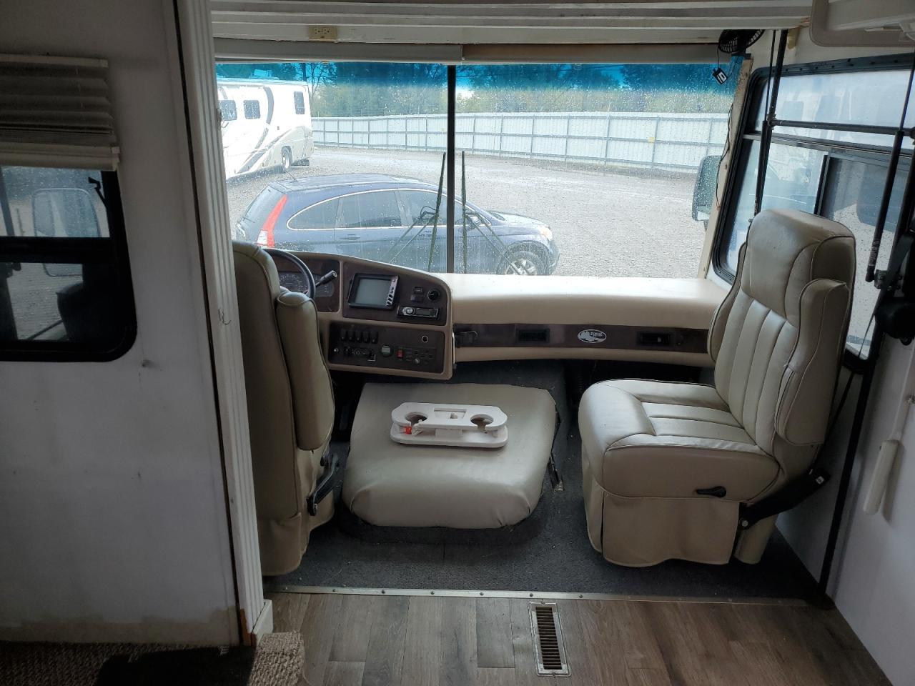 2005 Ford F550 Super Duty Stripped Chassis - Фото 5