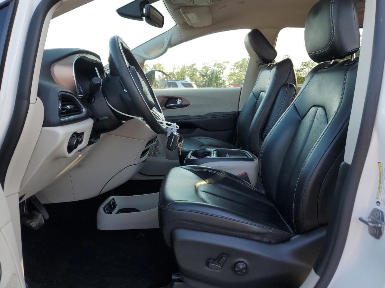 2021 Chrysler Voyager Lxi - Фото 7