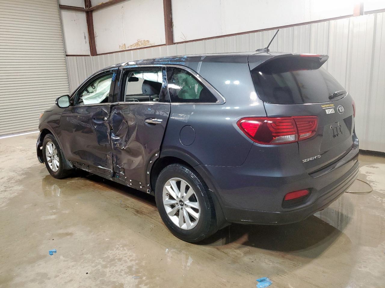 2019 Kia Sorento L - Image 2