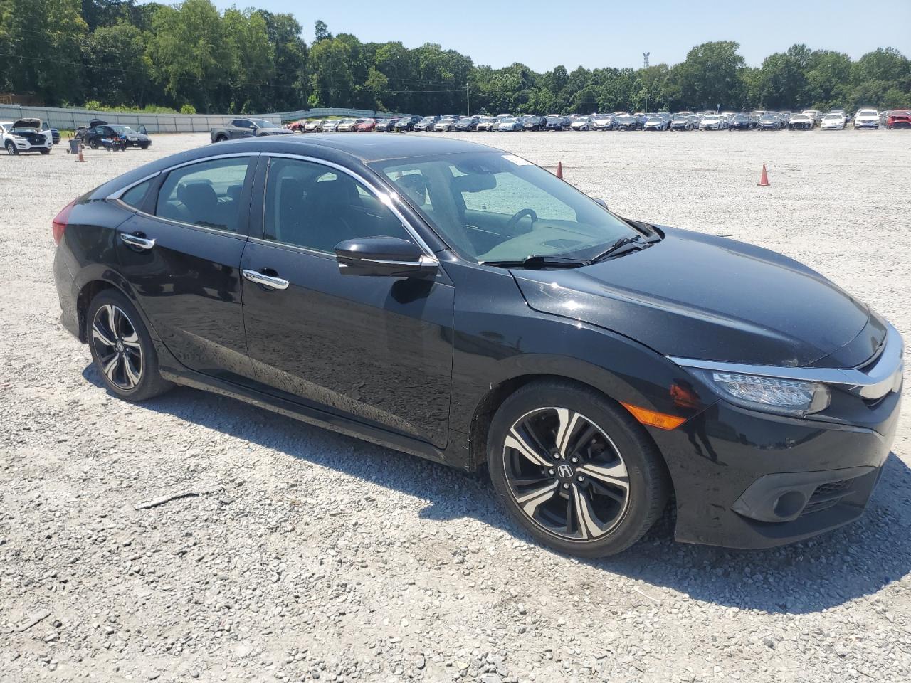 2017 Honda Civic Touring - Image 4