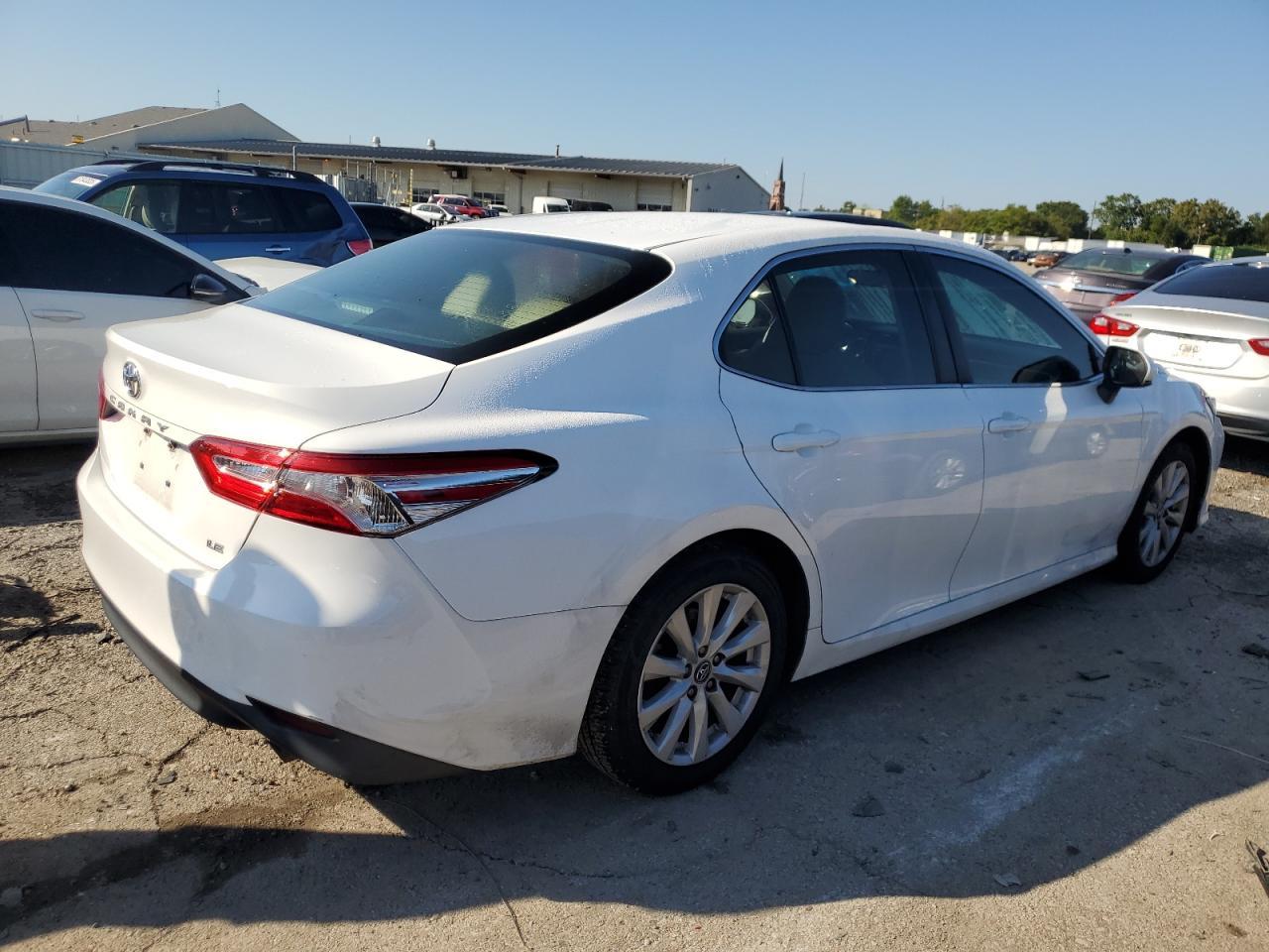 2018 Toyota Camry L - Фото 3