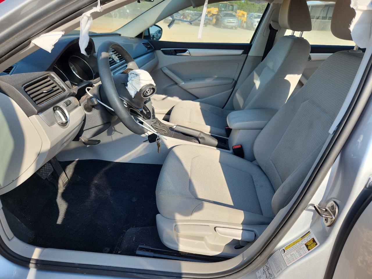 2017 Volkswagen Passat S - Фото 7