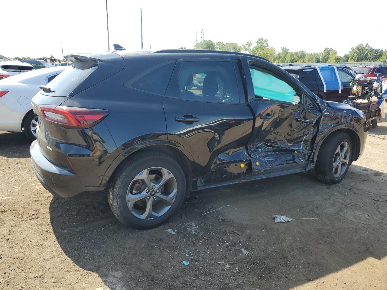 2024 Ford Escape St Line - Image 3