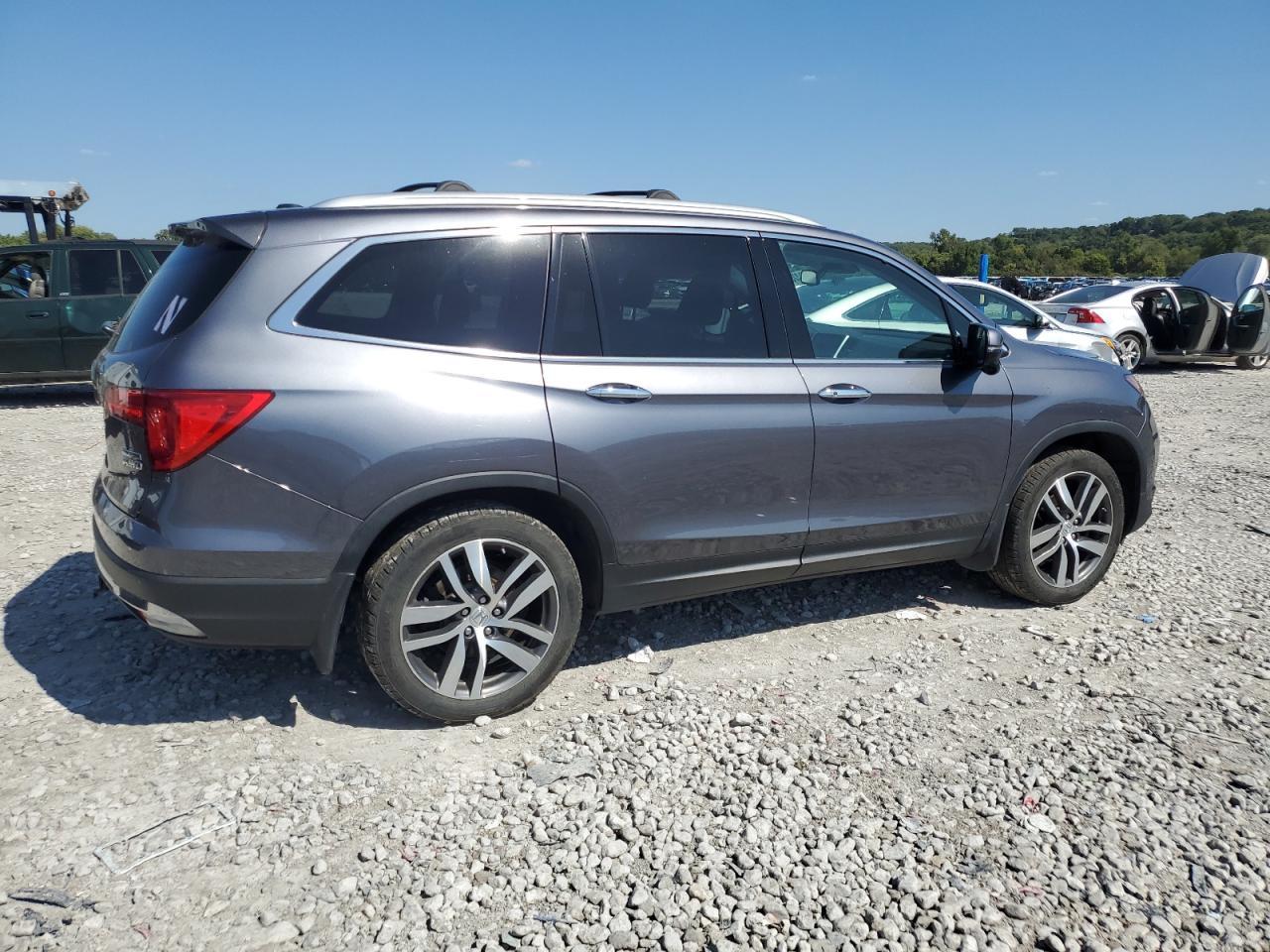 2016 Honda Pilot Touring - Image 3