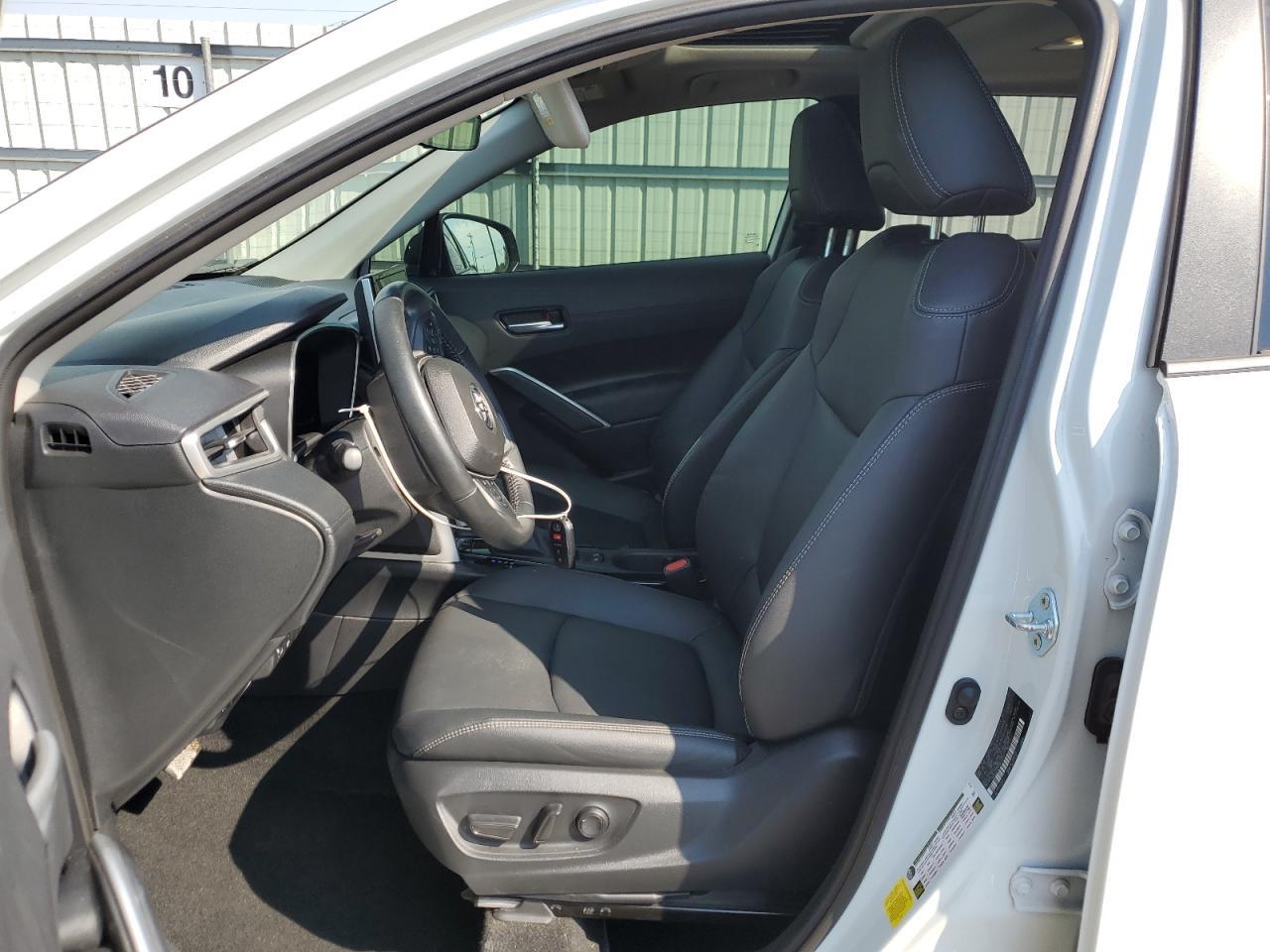 2023 Toyota Corolla Cross Xle - Image 7