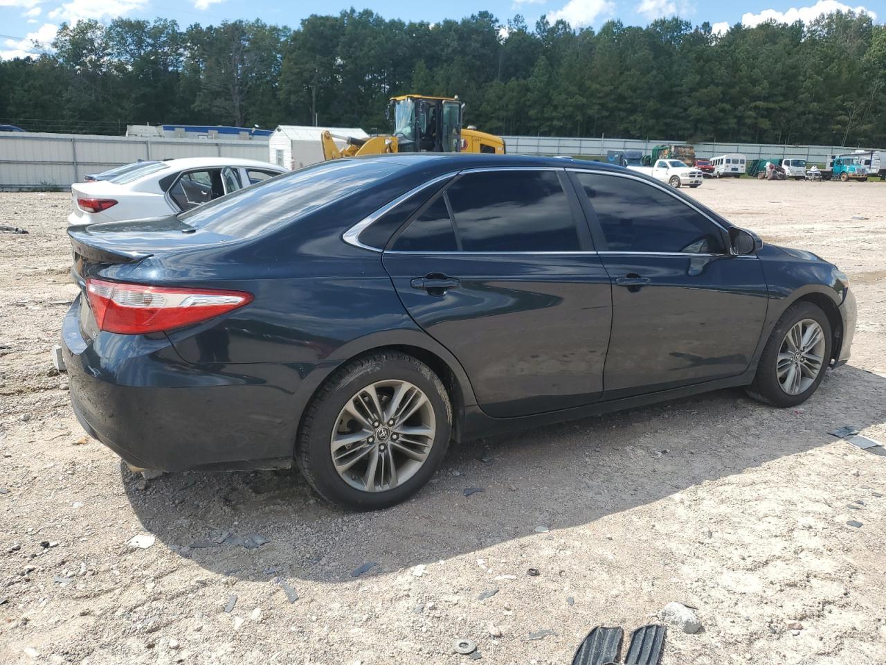 2015 Toyota Camry Le - Фото 3