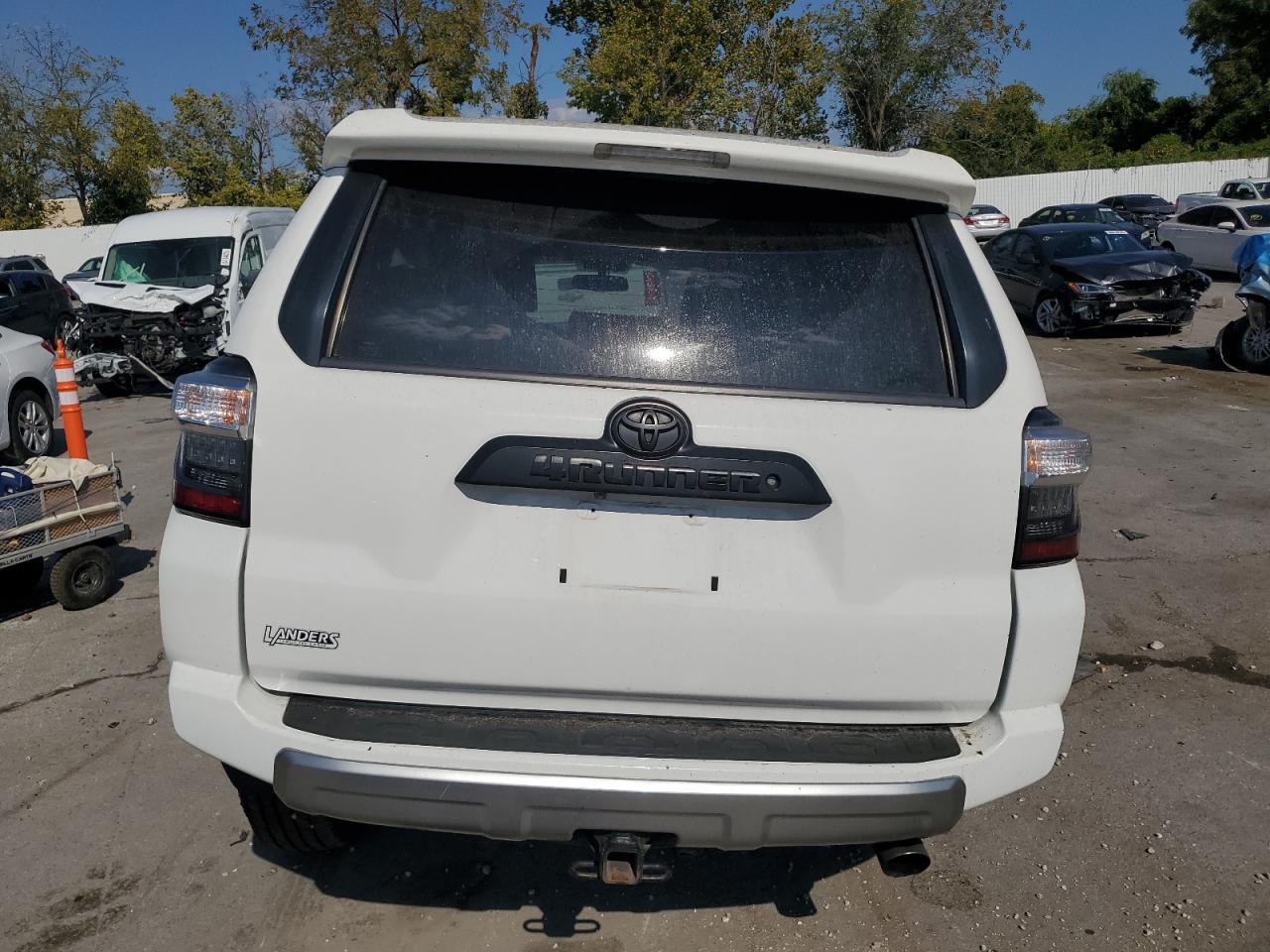 2018 Toyota 4Runner Sr5/Sr5 Premium - Image 6