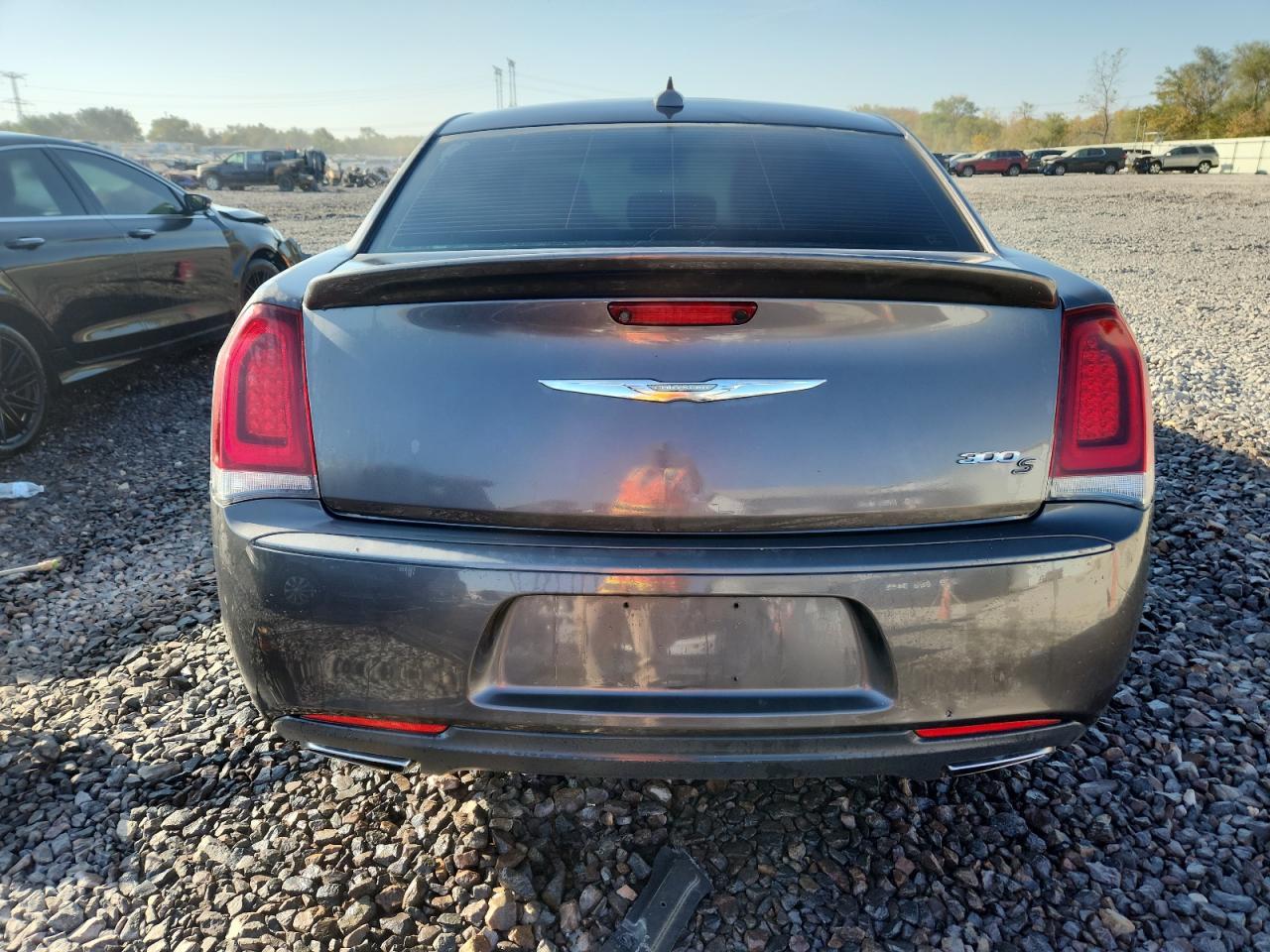 2017 Chrysler 300 S - Фото 6