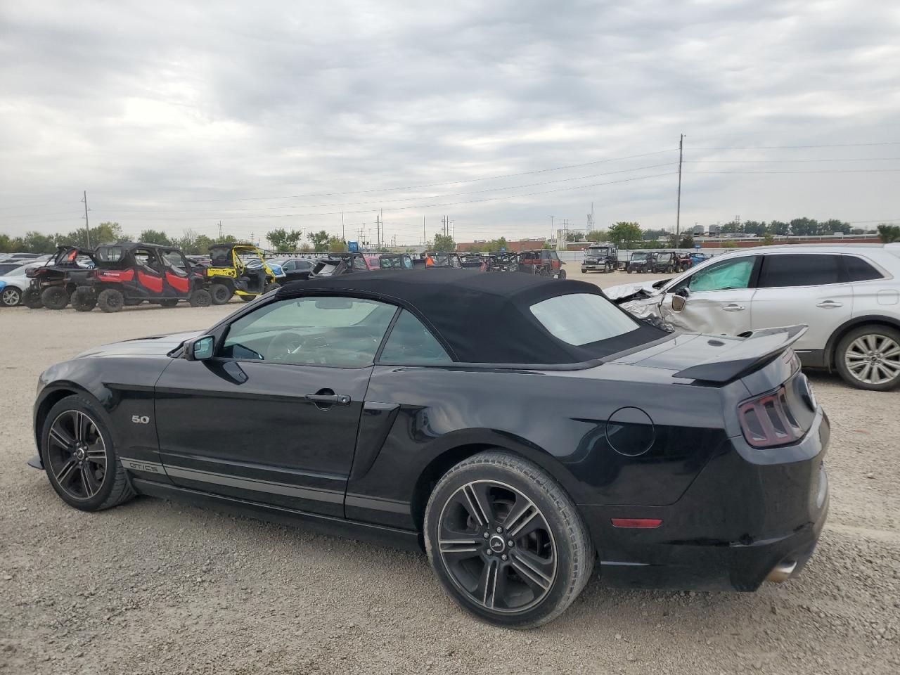2013 Ford Mustang Gt - Фото 2