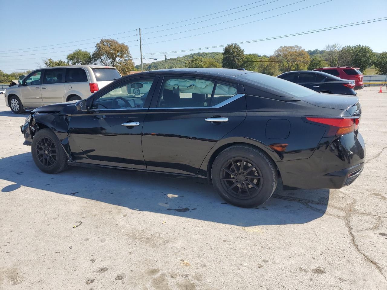 2020 Nissan Altima S - Image 2