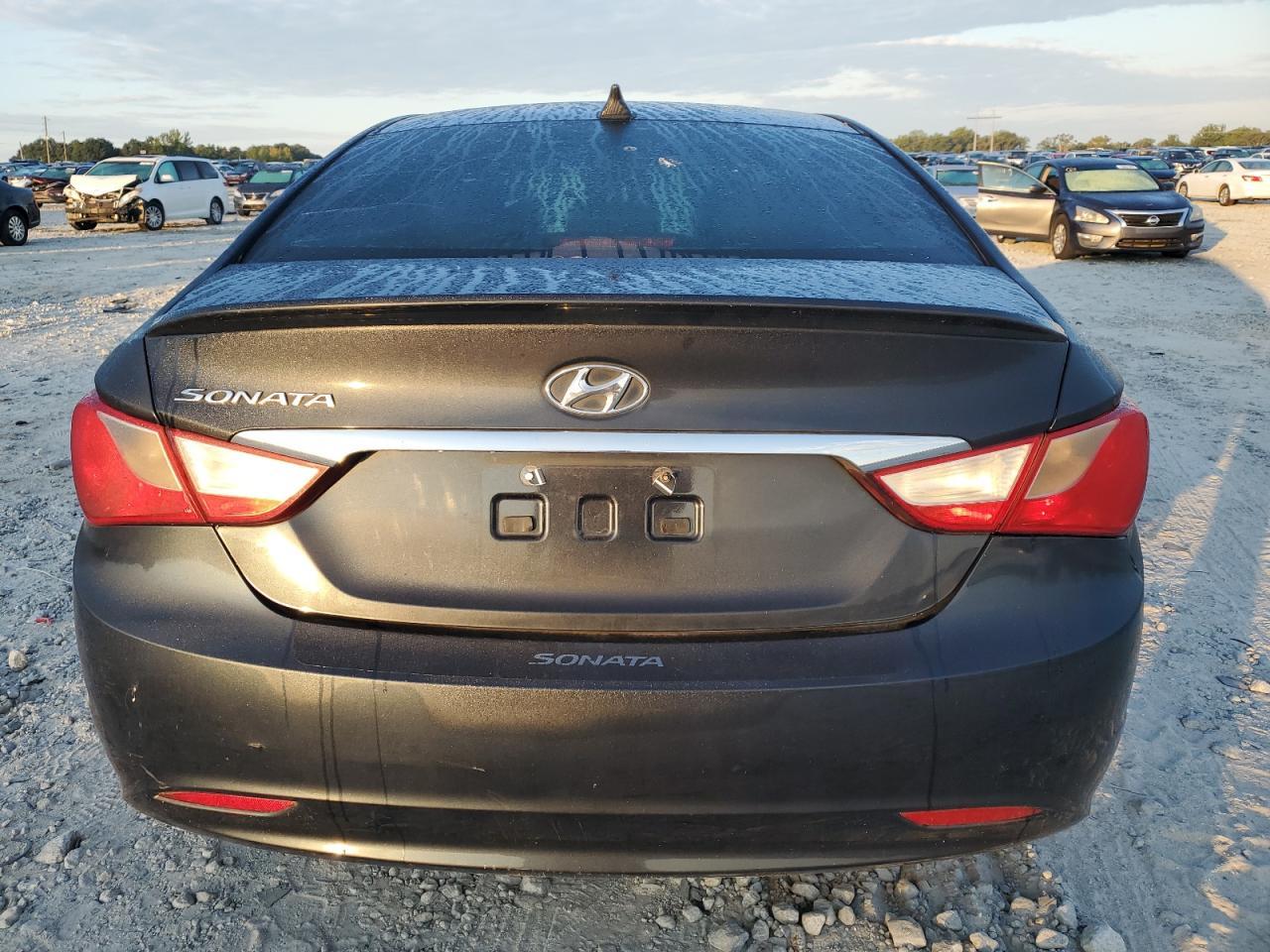 2012 Hyundai Sonata Gls - Image 6