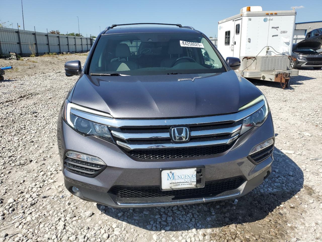 2016 Honda Pilot Touring - Image 5