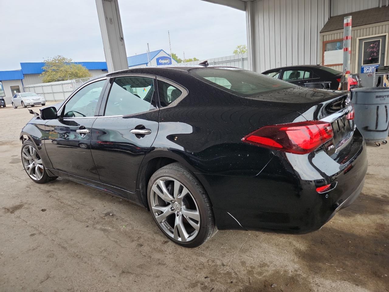 2019 Infiniti Q70 3.7 Luxe - Фото 2