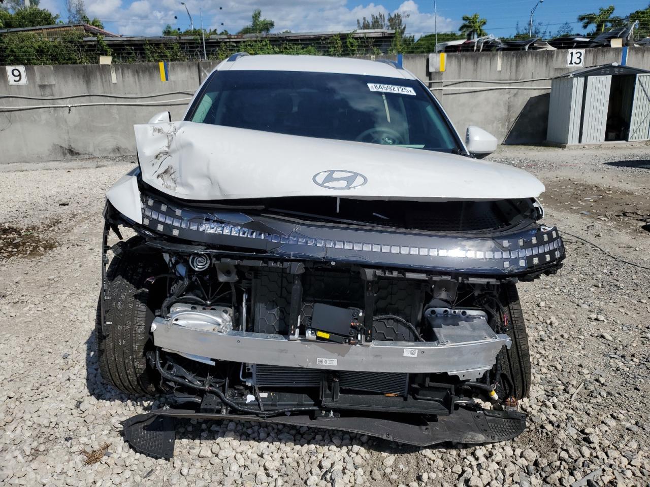 2026 Hyundai Ioniq 9 Se - Image 5