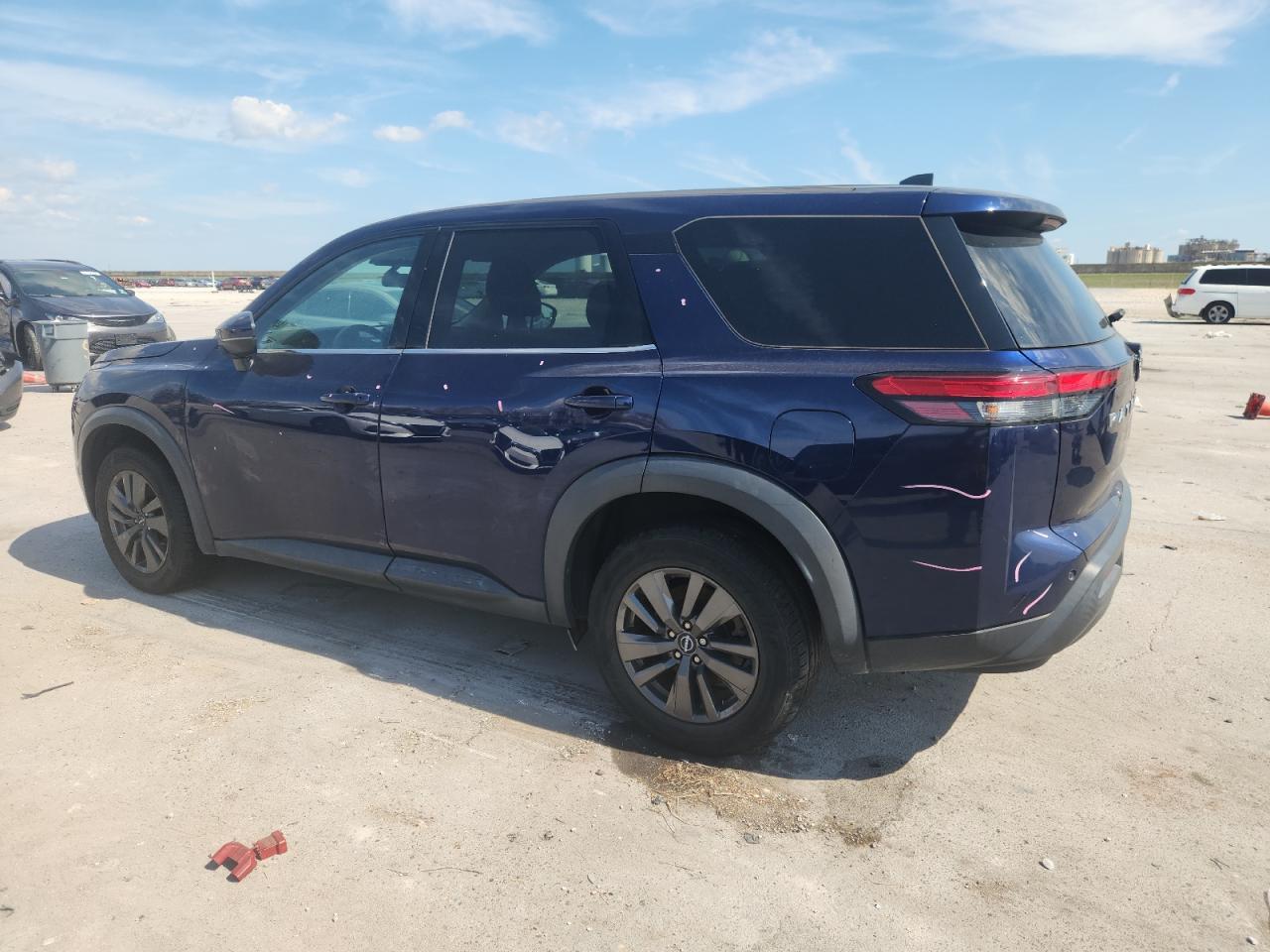 2022 Nissan Pathfinder S - Фото 2