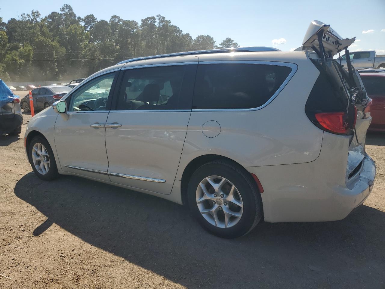 2020 Chrysler Pacifica Limited - Фото 2