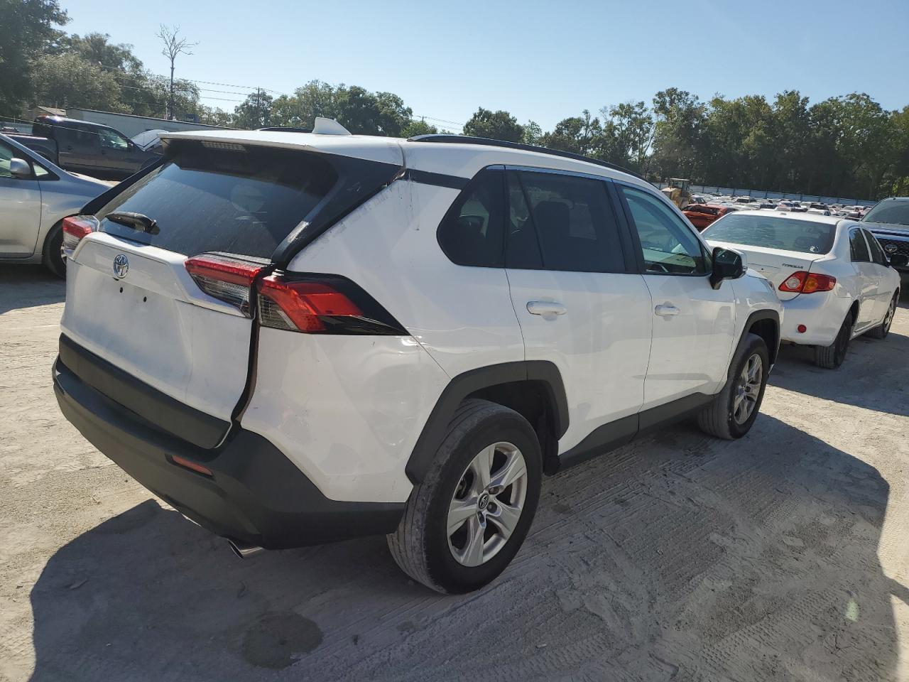 2020 Toyota Rav4 Xle - Image 3