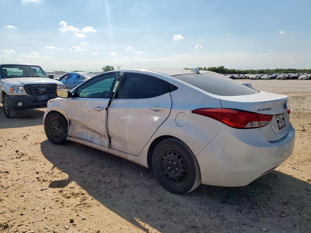 2013 Hyundai Elantra Gls - Image 2